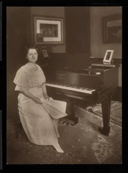Miss Murray Louise Todd